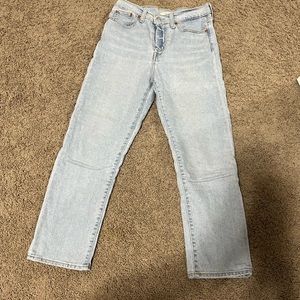 LEVI JEANS